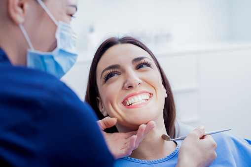 Quelles sont les potentielles raison de consulter un dentiste ?